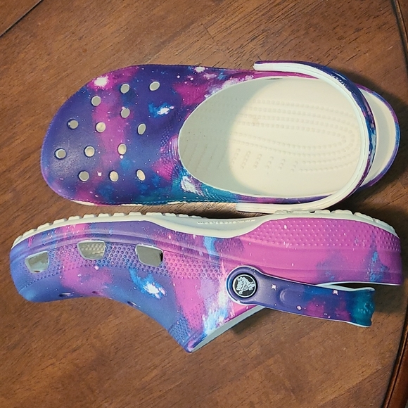 Crocs - Picture 2 of 3